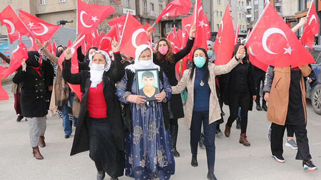 Şırnaklı kadınların HDP önündeki eyleminde 22'nci hafta; 'Neden oğlumu götürdüler'