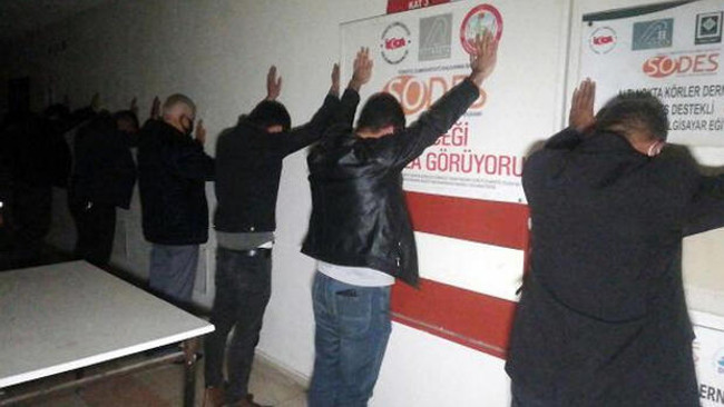 Kumarhaneye çevrilen iş merkezindeki ofise baskın! 15 kişiye 133 bin lira ceza