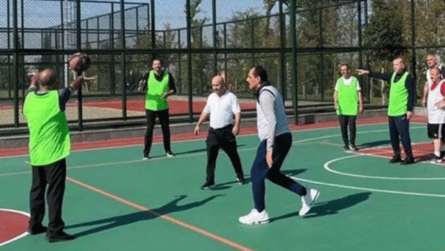 Erdoğan danışmanları ve bakanlarla basketbol maçı yaptı