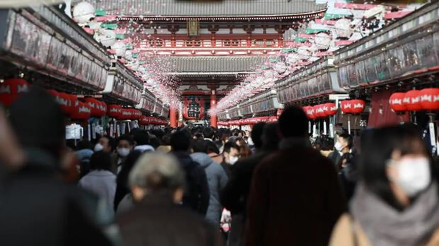 Japonya'da artan vakalara rağmen sokaklarda yoğunluk