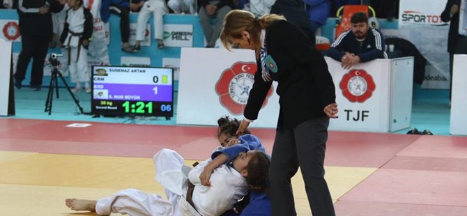 Yıldızlar Türkiye Judo Şampiyonası rekor katılımla başladı