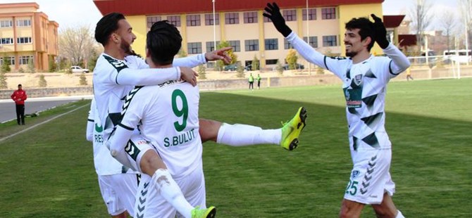 Kümede kalma yarını veren Anadolu Selçukspor, şampiyon Menemen'i konuk edecek