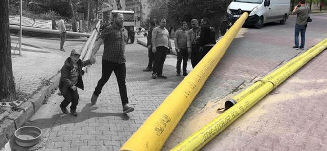 İstanbul'da halat koptu! Faciadan dönüldü: Bir tanesi aracıma ok gibi saplandı