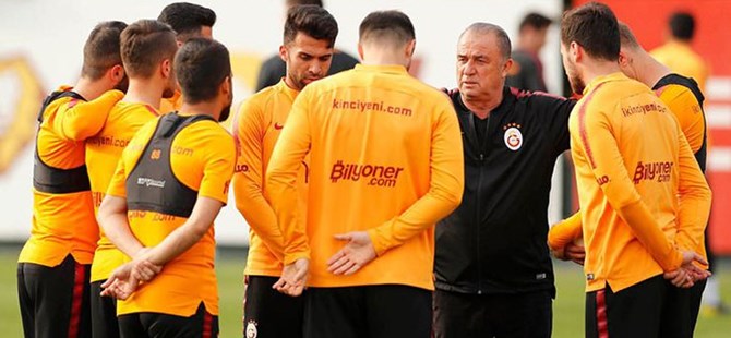Galatasaray derbiye hazır! Mitroglou günü tedaviyle geçirdi