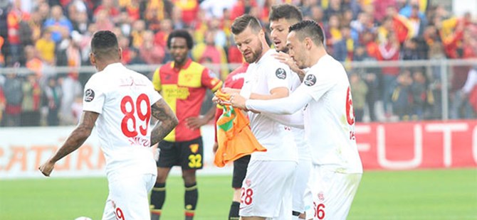 Antalyasporlu futbolculardan anlamlı hareket